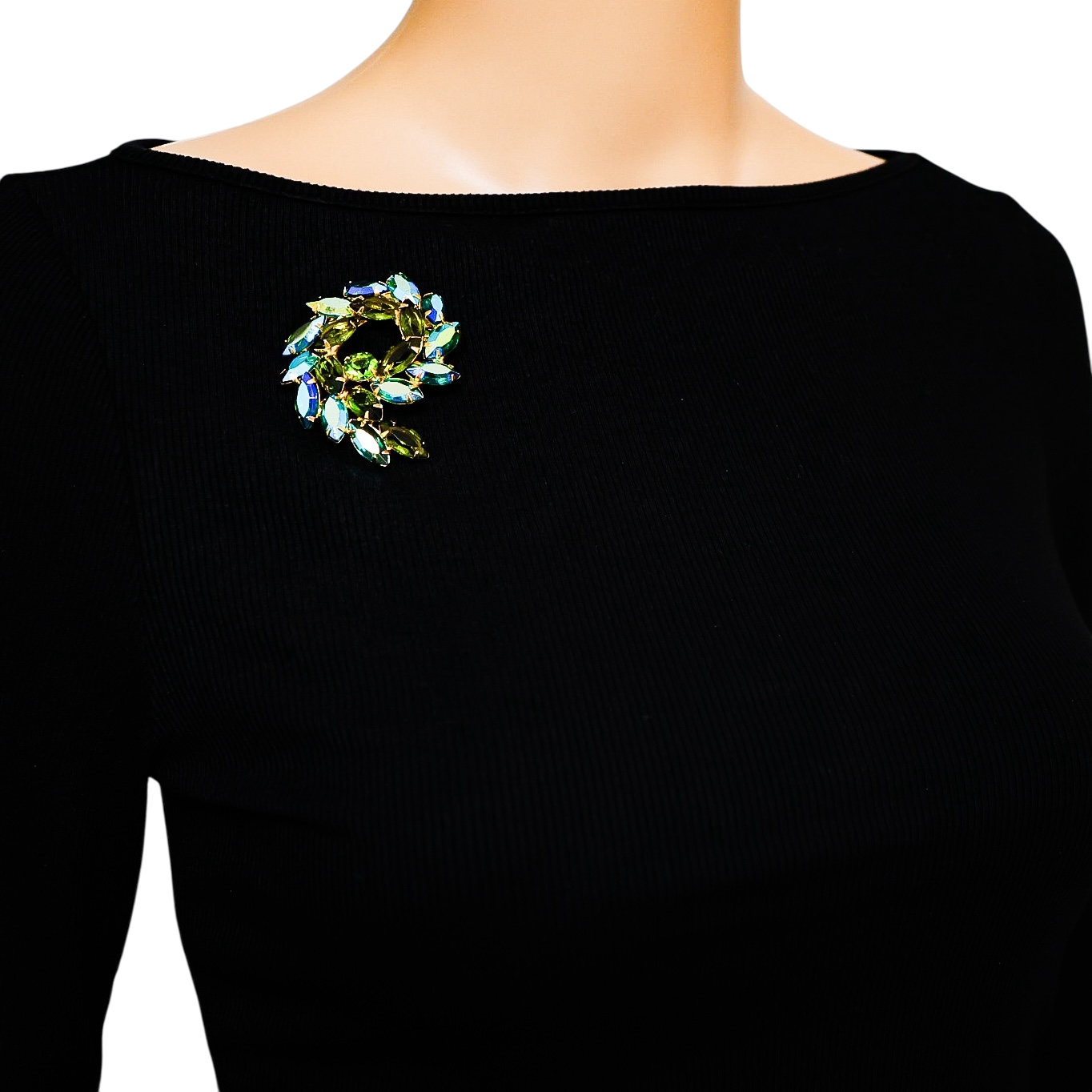 Vintage Mid-Century Green Aurora Borealis Large Rhinestone Brooch – Gold-Tone Wreath Design