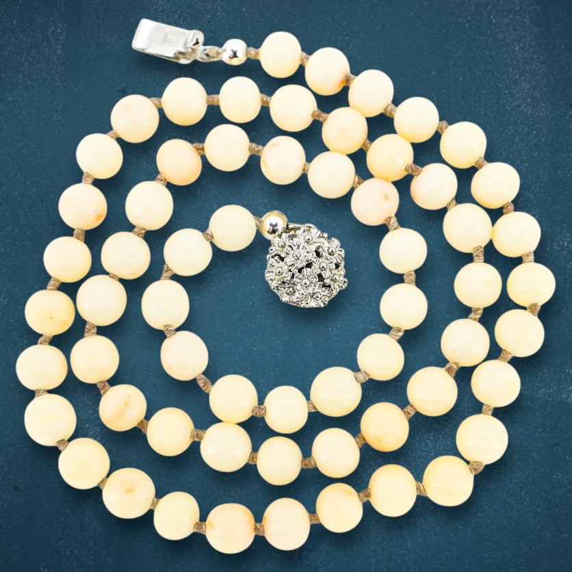 Vintage White Angel Skin Coral Necklace 19” 27g 7mm