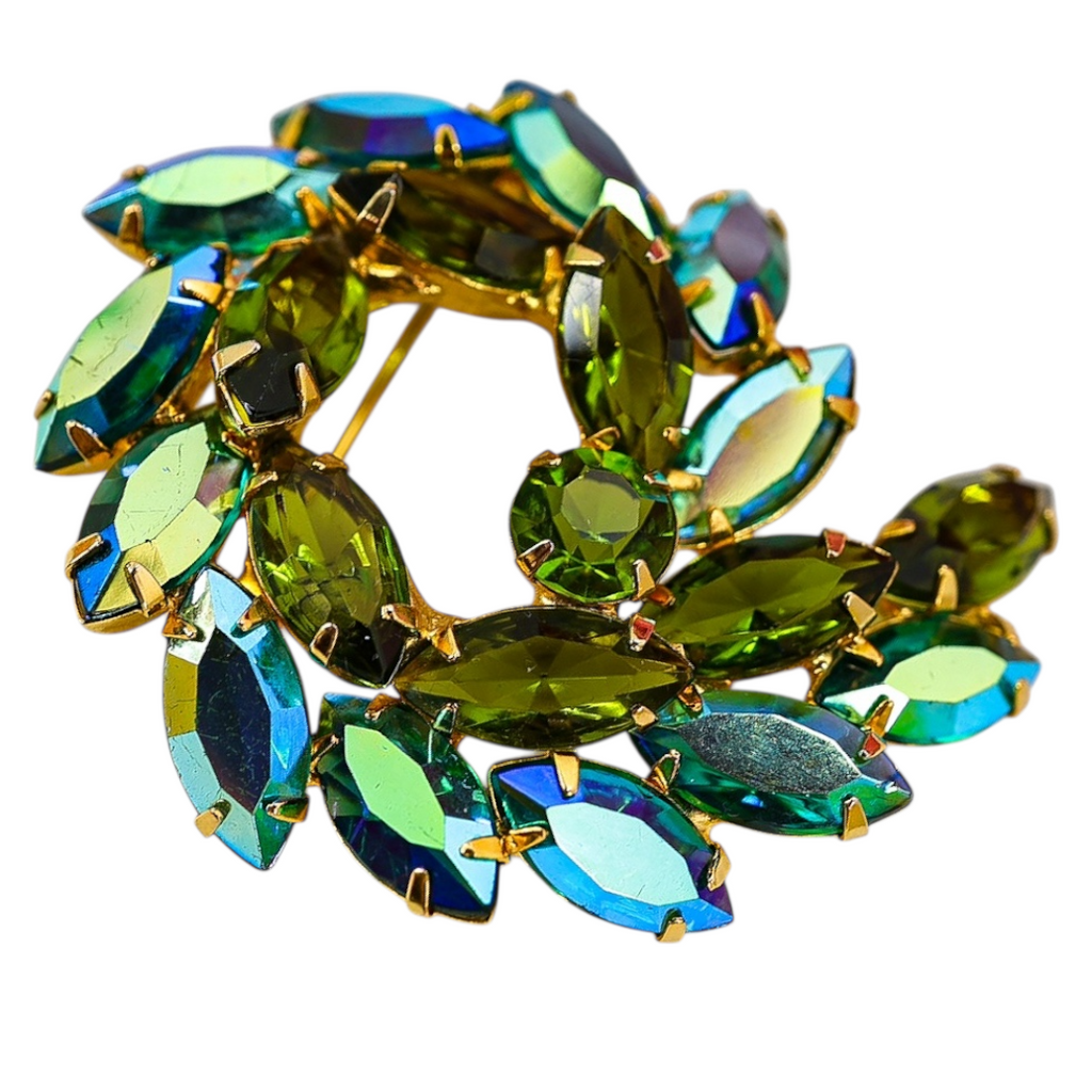 Vintage Mid-Century Green Aurora Borealis Large Rhinestone Brooch – Gold-Tone Wreath Design