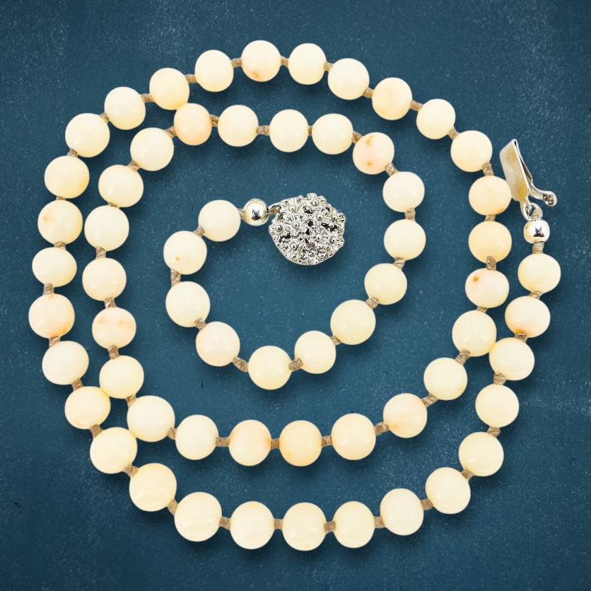 Vintage White Angel Skin Coral Necklace 19” 27g 7mm