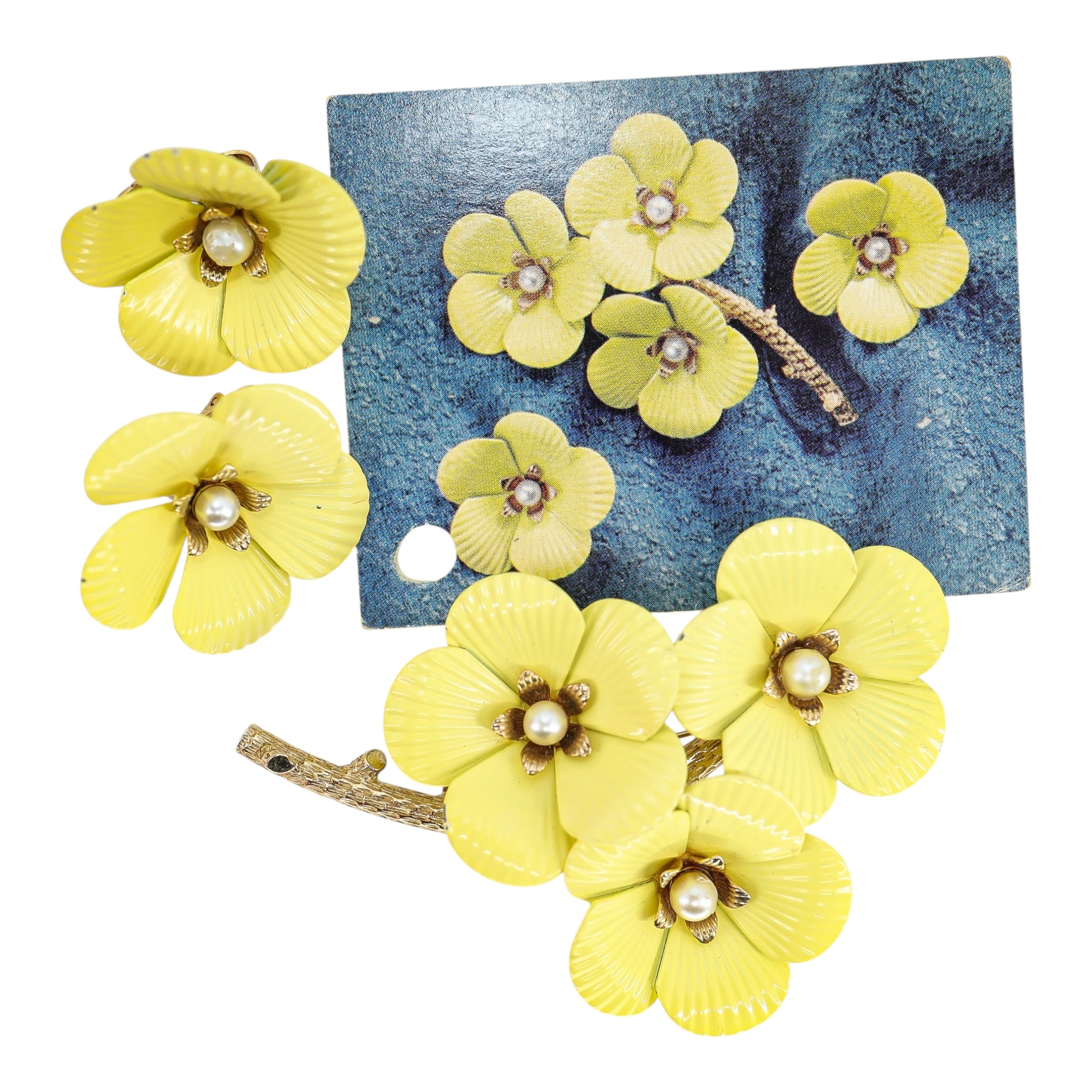 NOS Sarah Coventry Primrose Yellow Enamel Flower Brooch Earring Set & Card