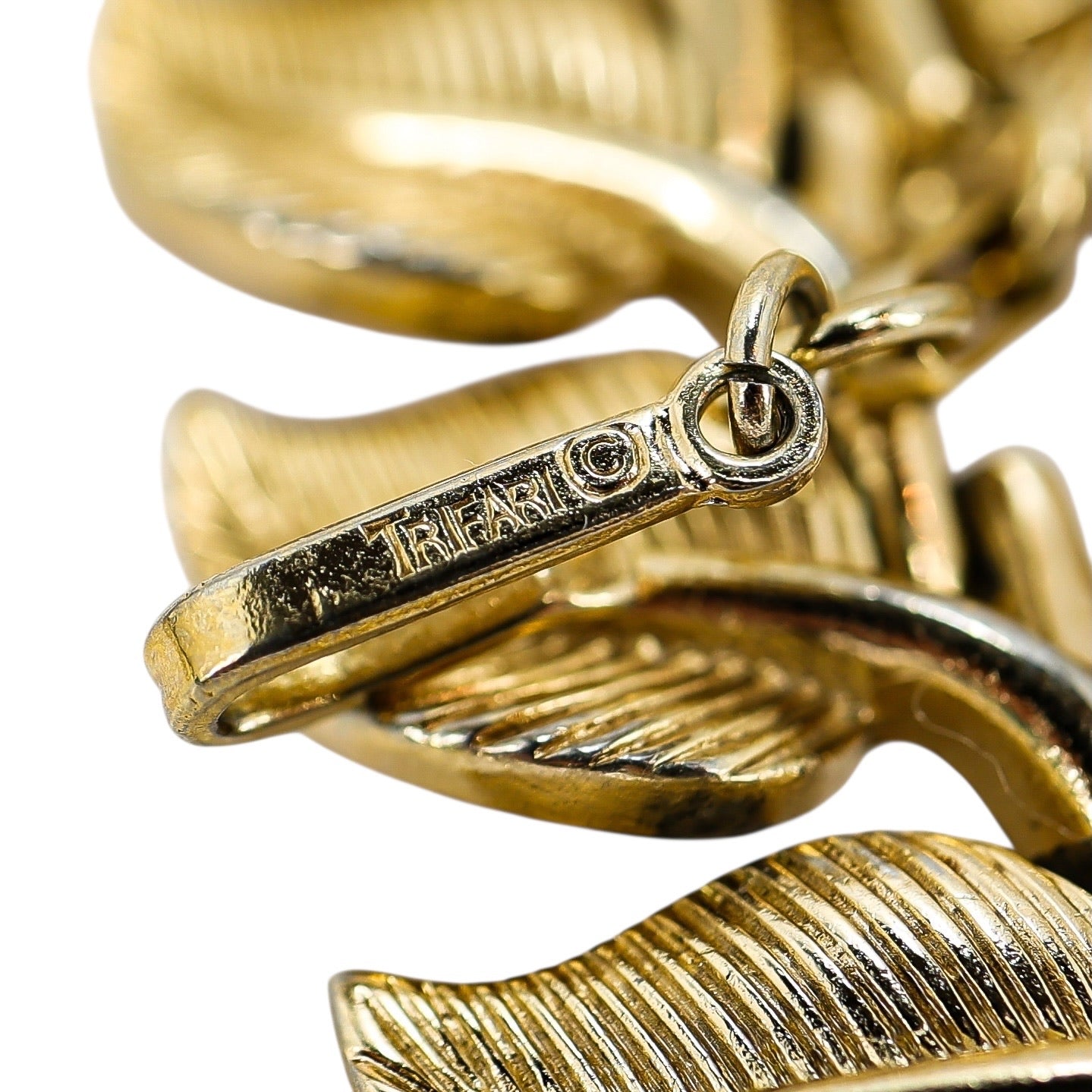 Crown Trifari Gold Tone Sculptural Leaves Full Parure 4 Piece Jewelry Suite Set